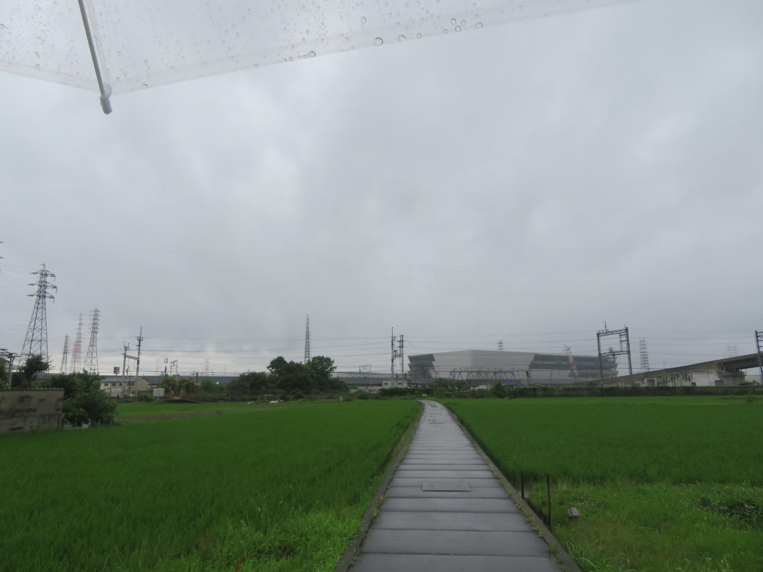 梶原の農道と新名神高速道路の工事現場
