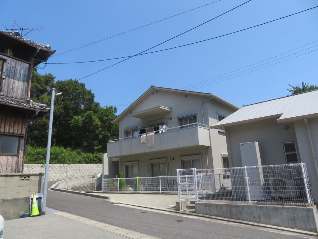 大部団地の二階建て住宅