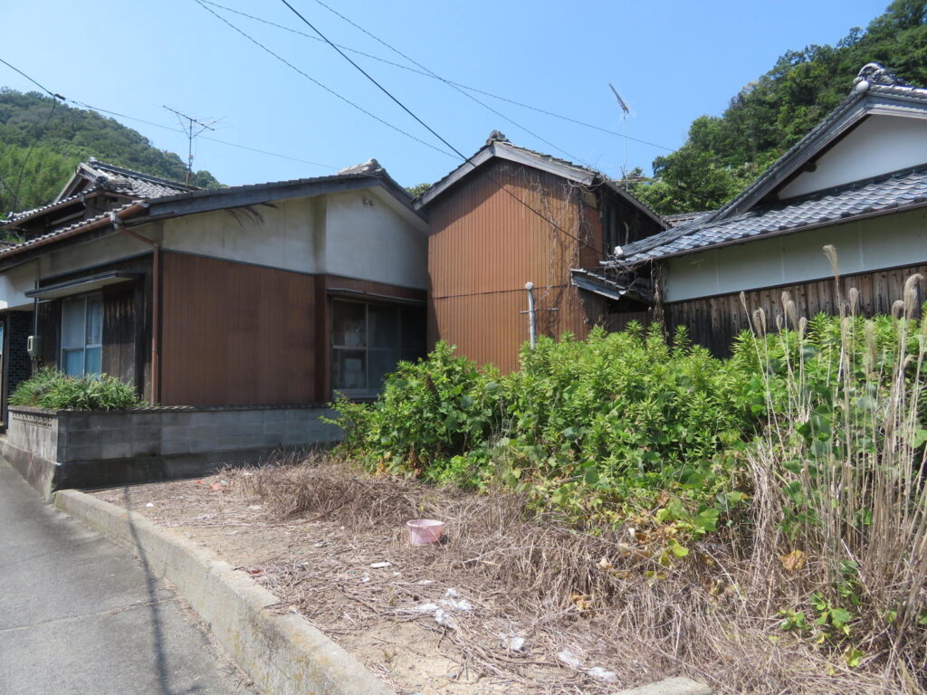 大部地区の既存住宅と空き地