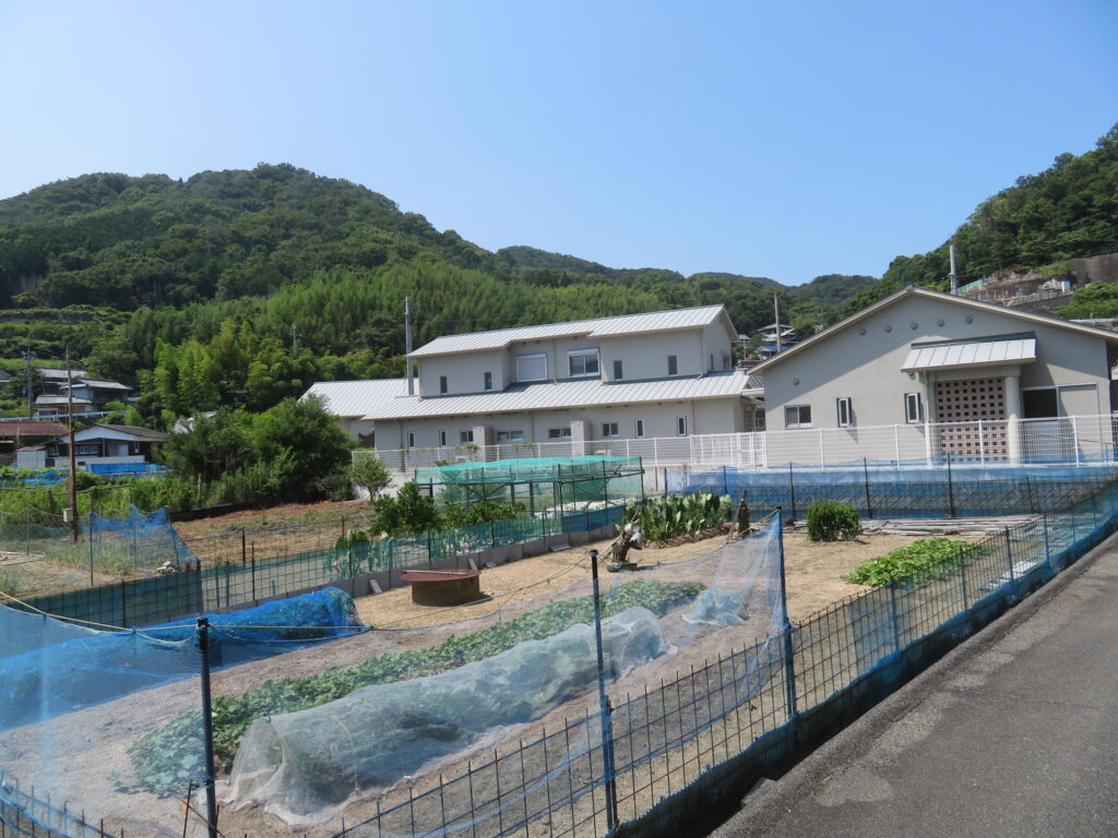 大部団地と周囲の畑の全景
