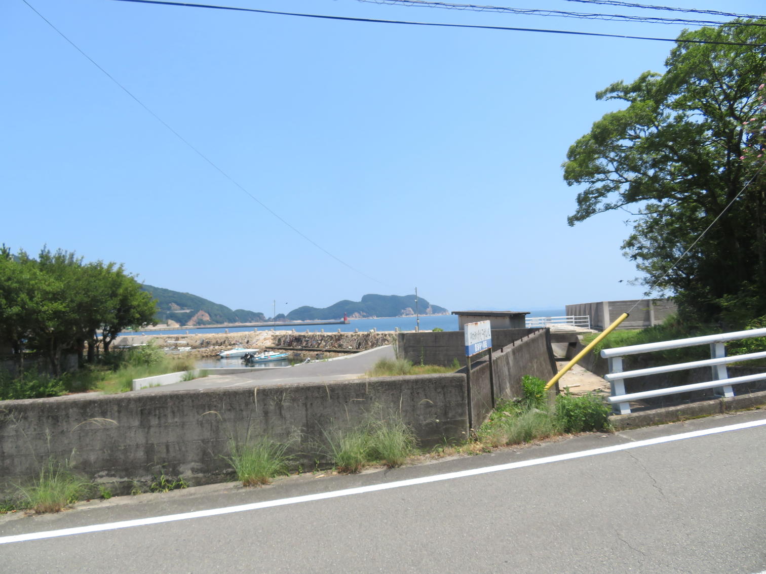 小豆島町福田の護岸と防波堤